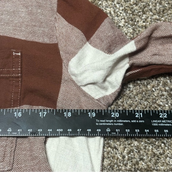 Old Navy Women’s XS Boyfriend Shirt Brown and White Plaid Flannel - Picture 7 of 10